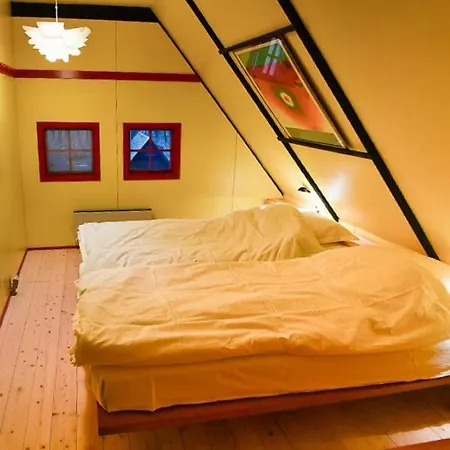Architect-designed By The Sea On Semesterbostad *